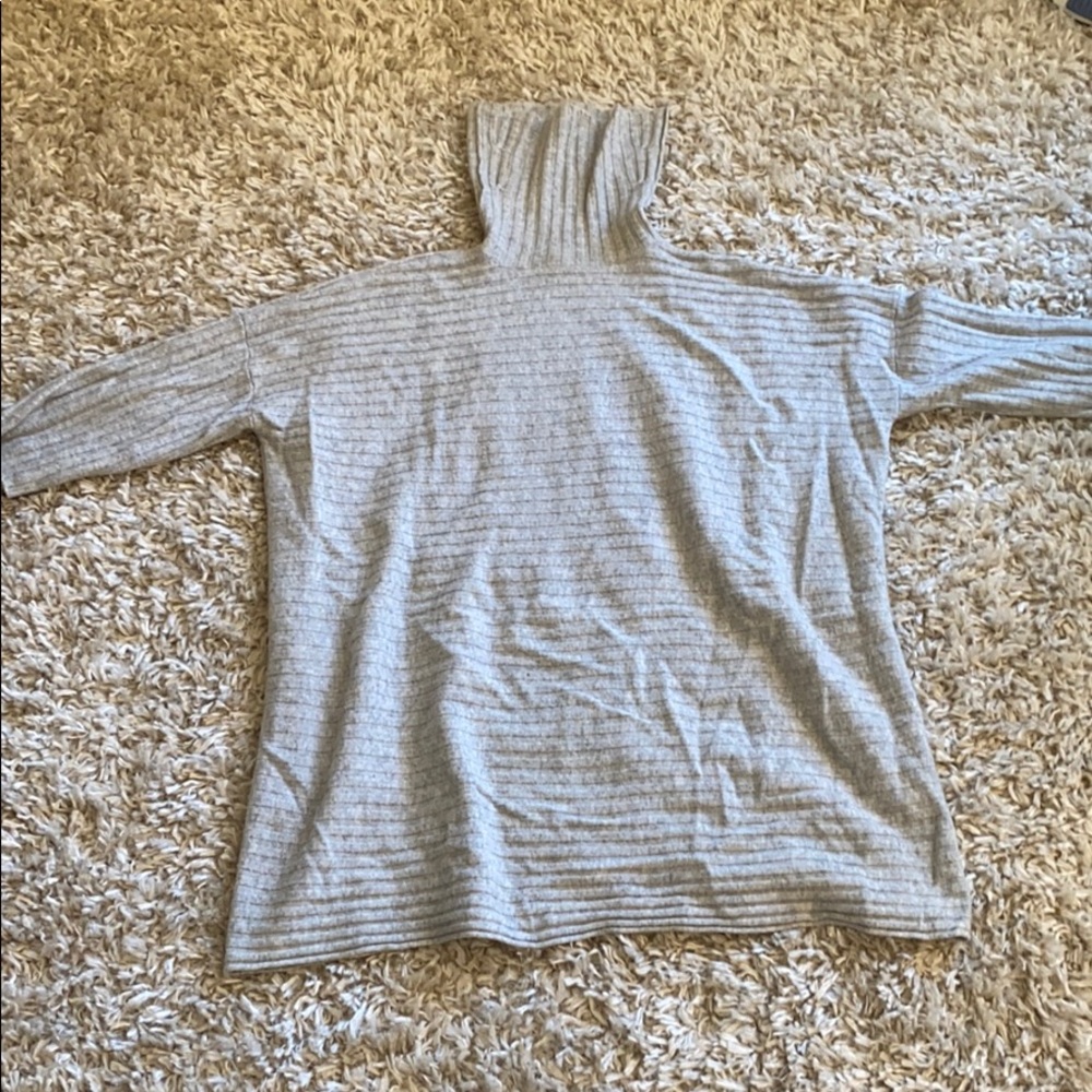 Oversized cashmere turtleneck